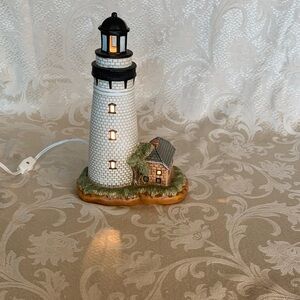 St Simons Island Lighthouse , lamp with switched cord hand painted